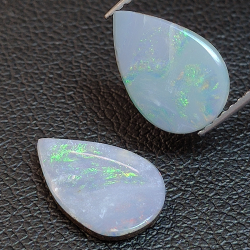 Doublette Australischer Opal Birne 3,08ct