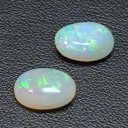 Opale ovale cabochon 3.91ct