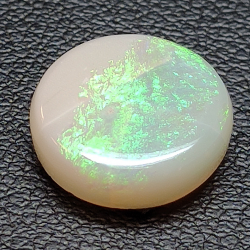 3,79ct Runder Cabochon Edelopal