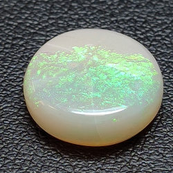 3,79ct Runder Cabochon Edelopal