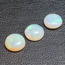 3,79ct Edler Opal Cabochon Rund 3pc