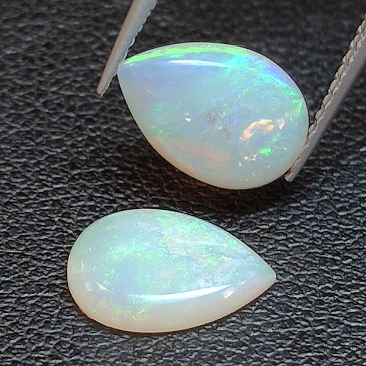 2.49ct Noble cabochon poire opale 2pc