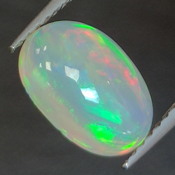 1.69ct  Äthiopischer Opal im Ovalschliff 10 x 7 mm