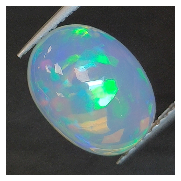 1.12 ct Äthiopischer Opal im Ovalschliff 9 x 7 mm