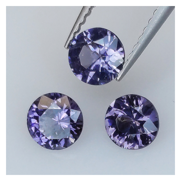 1.29ct Espinela talla redonda 4.7 a 4.8mm