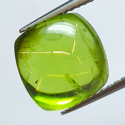 Peridoto 6.70ct talla cabujón 10mm