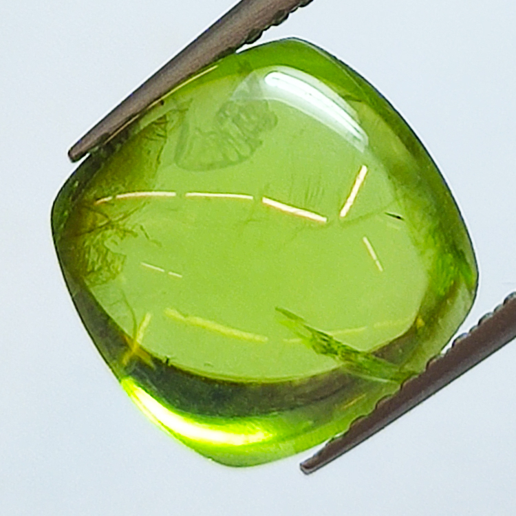 Peridot 6,70ct Cabochon-Schliff 10mm