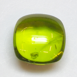 6.53ct Péridot cabochon coupé 9mm