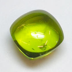 6.53ct Péridot cabochon coupé 9mm