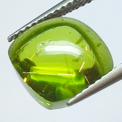 6.53ct Peridot-Cabochon-Schliff 9mm