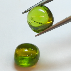 Coppia 6,94ct Peridoto taglio cabochon cuscino 8mm