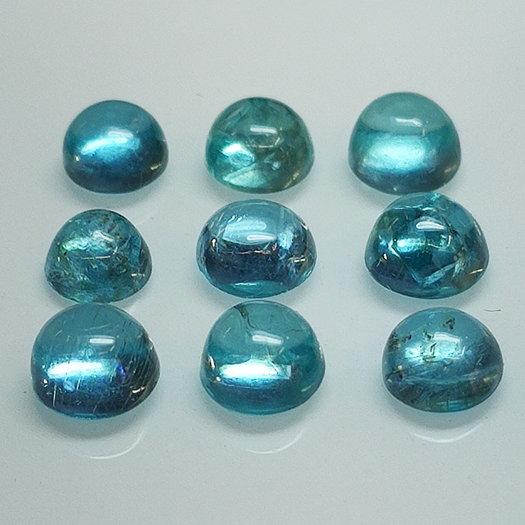 Lot Apatite de couleur Paraiba ovale cabochon taillé 5,28ct