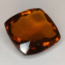 32.62ct Cuarzo Honey talla cojin 20x19mm