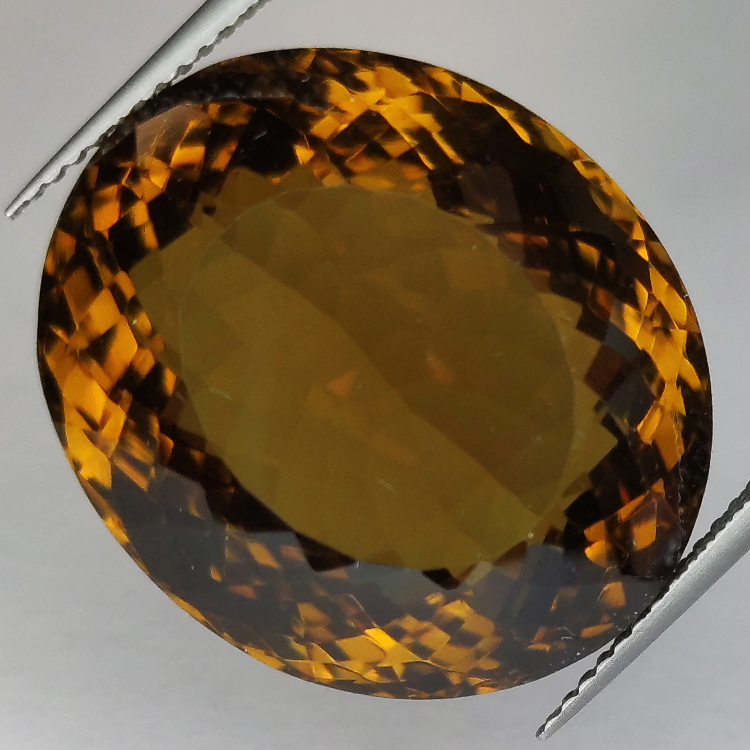 36.62ct Cuarzo Honey talla oval 21 X18mm