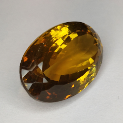 23.30ct Cuarzo Honey talla oval 22x14mm