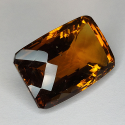 28.46ct Cuarzo Honey talla cojin 22x14mm