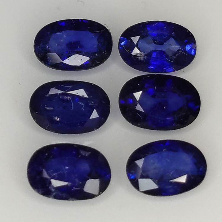 3,43 ct blauer Saphir im Ovalschliff, 6 x 4 mm