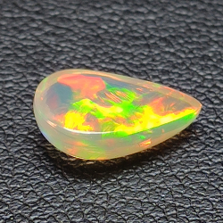 Opale etiope taglio pera11.60 x 7.29 mm 1.56 ct