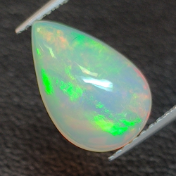 Äthiopischer (Wello) Opal im Birnenschliff 12.58 x 8.26 mm 2.41 ct