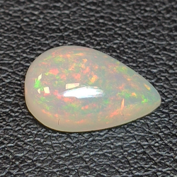 Opale Éthiopie (Wello) de taille poire 11.42 x 7.30 mm 1.59 CT