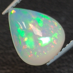 Opale Éthiopie (Wello) de taille poire 10.25 x 8.14 mm 1.59 ct