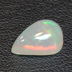 Opale Éthiopie (Wello) de taille poire 12.03 x 8.32 mm 2.43 ct