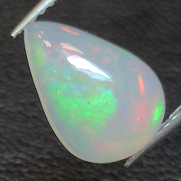 Äthiopischer (Wello) Opal im Birnenschliff 12.03 x 8.32 mm 2.43 ct