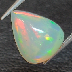 Äthiopischer (Wello) Opal im Birnenschliff 10.65x 8.39  mm 2.37ct