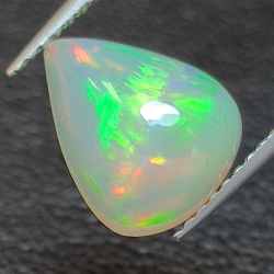 Opale Éthiopie (Wello) de taille poire 10.65x 8.39  mm 2.37ct