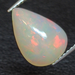 Opale éthiopienne de taille pear 11.72 x 8.39 mm 1.93ct