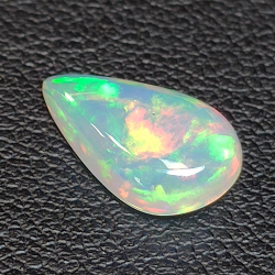 Opale Éthiopie (Wello) de taille poire 12.38 x 7.60 mm 1.43ct