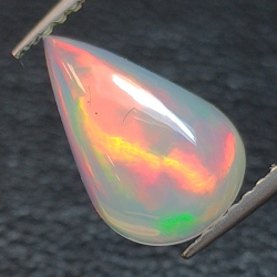 Äthiopischer (Wello) Opal im Birnenschliff 11.54 x 7.22 mm 1.29ct