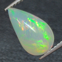 Äthiopischer (Wello) Opal im Birnenschliff 12.21 x 7.12 mm 1.92ct