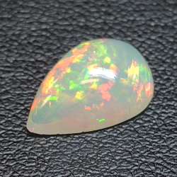 Äthiopischer (Wello) Opal im Birnenschliff 11.64 x 8.06 mm 1.72ct