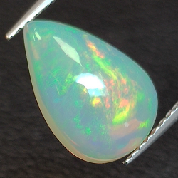 Opale Éthiopie (Wello) de taille poire 12.34 x 8.17mm 2.20ct