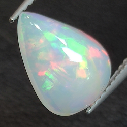 Opale Éthiopie (Wello) de taille poire 10.80 x 8.11mm 1.73ct