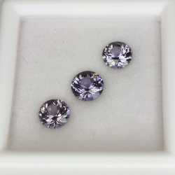 Spinel round size  4.55 a 4.91 mm 1.35 ct