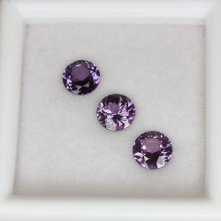 Spinel round size  4.50 a 4.59 mm 1.19 ct