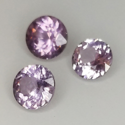 Spinel rond coupé 4.54 à 4.75 mm 1.29 ct