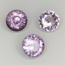 Spinel round size 4.54 a 4.75 mm 1.29 ct