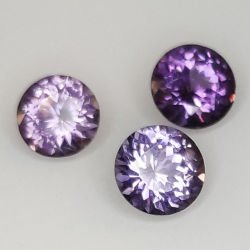 Spinel round size 4.55 a 4.86 mm 1.27 ct