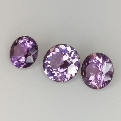 Spinel round size 4.54 a 5.27 mm 1.50 ct