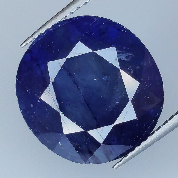 16,80 ct blauer Saphir im Ovalschliff, 20,13 x 19,48 mm