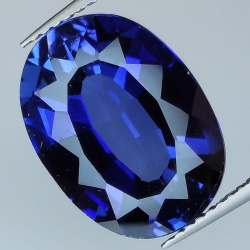 9,85 ct blauer Verneuil-Saphir im Ovalschliff, 15,12 x 11,09 mm