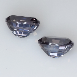 10,48 ct blauer Verneuil-Saphir im Ovalschliff, 10,58 x 8,50 mm