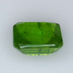 13.12ct Zafiro Verneuil verde talla esmeralda 12.57x12.39mm