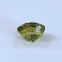 0.90ct Demantoide talla oval 6.12x4.49mm