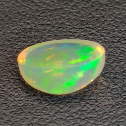 Opale Etiopia taglio ovale 1.51 ct