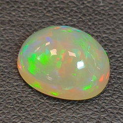 Opal Äthiopien im Ovalschliff 2.45 ct