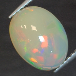 Opal Äthiopien im Ovalschliff 2.29 ct